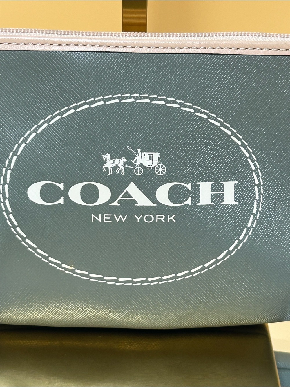 Coach Green Zip Pouch with White Logo and Cream Trim Approx. 8 x 5 - Picture 4 of 10